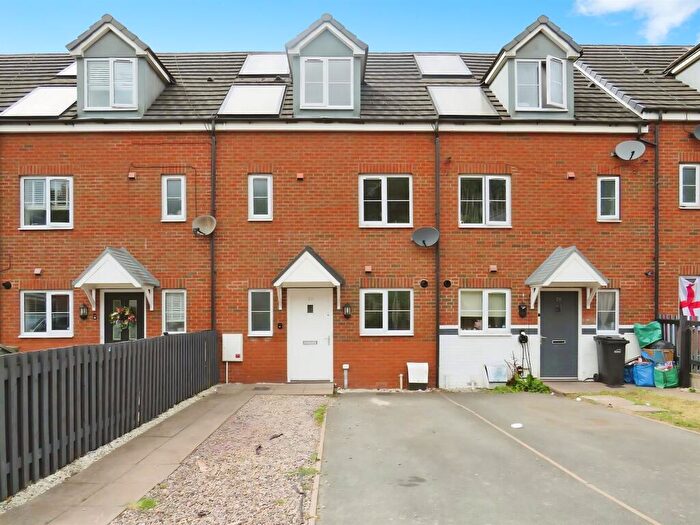3 Bedroom End Of Terrace House For Sale In Hillside Road, Dudley, DY1