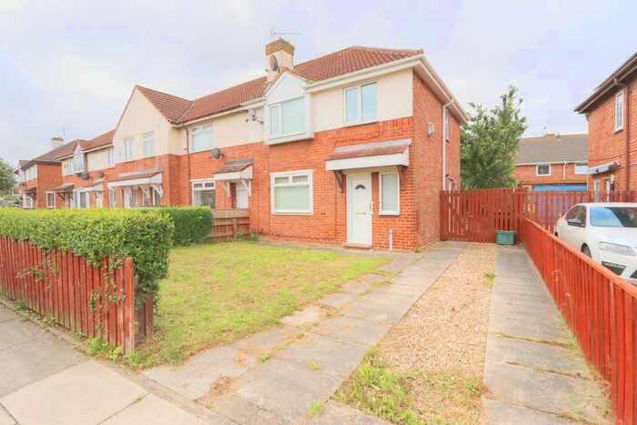 3 Bedroom Semi-Detached House To Rent In Tennyson Avenue, Grangetown, TS6