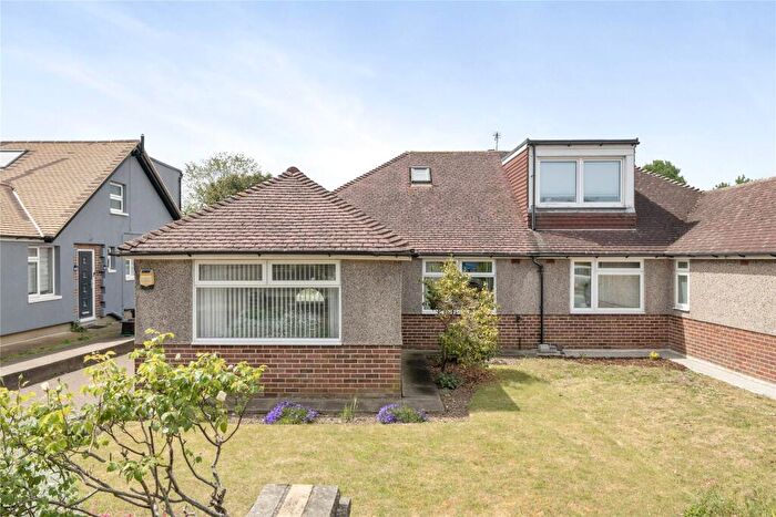 2 Bedroom Bungalow For Sale In Gillmans Road, Orpington, BR5