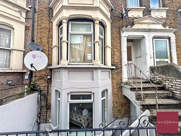 2 Bedroom Flat To Rent In Plumstead High Street, London, SE18