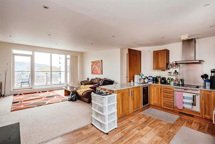 3 Bedroom Flat For Sale In Trawler Road, Maritime Quarter, Swansea, SA1