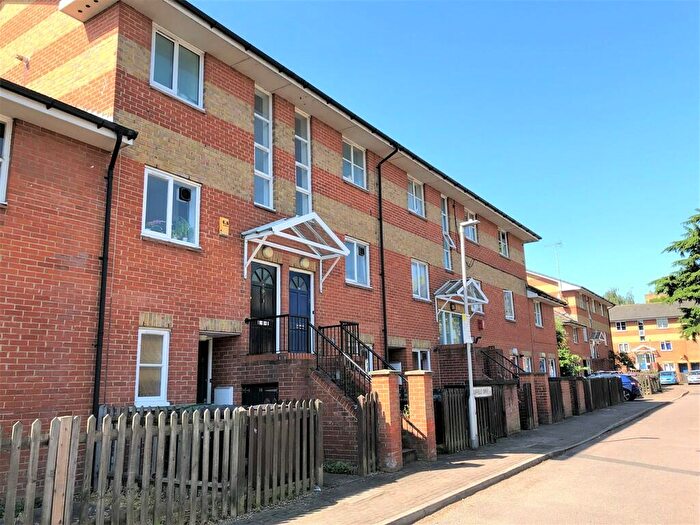 1 Bedroom Maisonette To Rent In Duffield Drive, Seven Sisters, N15