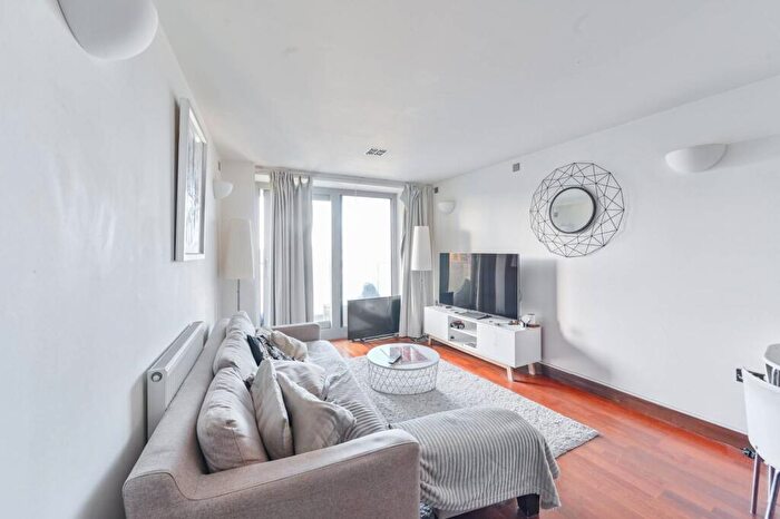 2 Bedroom Flat For Sale In Altura Tower, Battersea, London, SW11