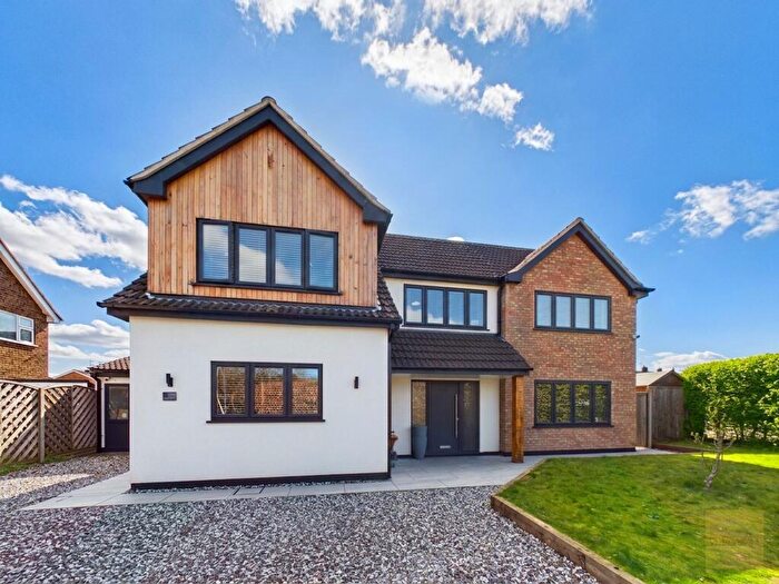 4 Bedroom Detached House For Sale In Casterton Road, Stamford, PE9