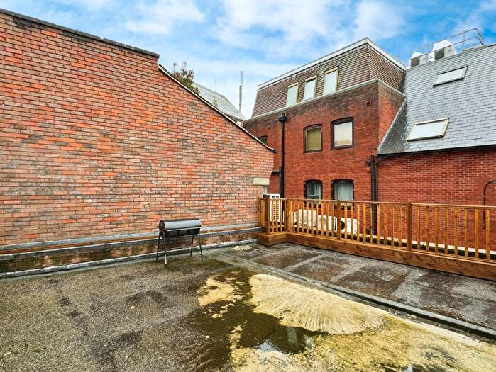 2 Bedroom Flat To Rent In Denmark Street, Wokingham, RG40