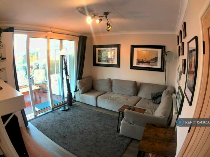 6 Bedroom Semi-Detached House To Rent In Stanshaw Close, Bristol, BS16