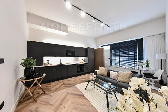 2 Bedroom Apartment For Sale In Old Castle, Aldgate, E1