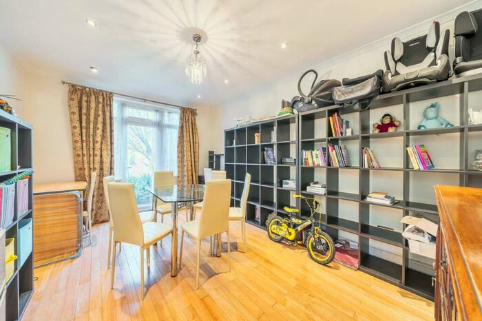 3 Bedroom Semi-Detached House To Rent In Fairfield Crescent, Edgware, HA8