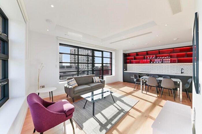 3 Bedroom Apartment To Rent In Defoe House, London City Island, London, E14