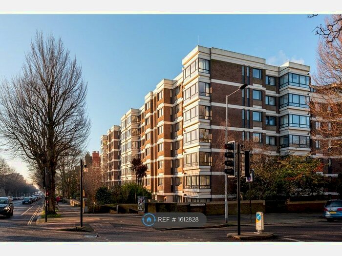 3 Bedroom Flat To Rent In The Drive, Hove, BN3