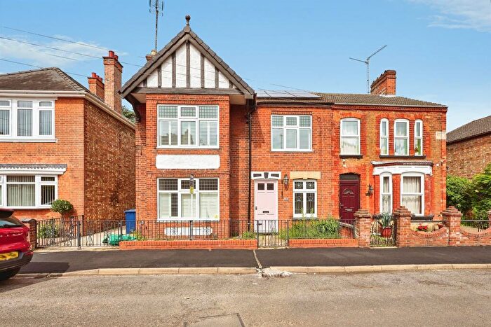 4 Bedroom Semi-Detached House For Sale In Colvile Road, Wisbech, PE13