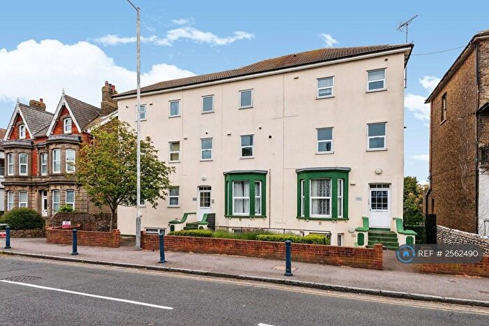 1 Bedroom Flat To Rent In Grange Road, Ramsgate, CT11