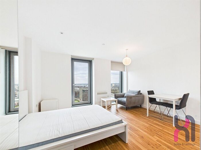 Studio To Rent In Media City, Michigan Point Tower D, Michigan Avenue, Salford, M50