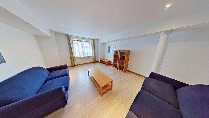 2 Bedroom Flat To Rent In Commercial Street, The Moorings, Edinburgh, EH6