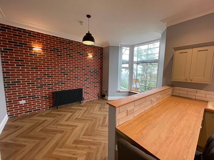 1 Bedroom Flat To Rent In Eaton Crescent, Swansea, SA1