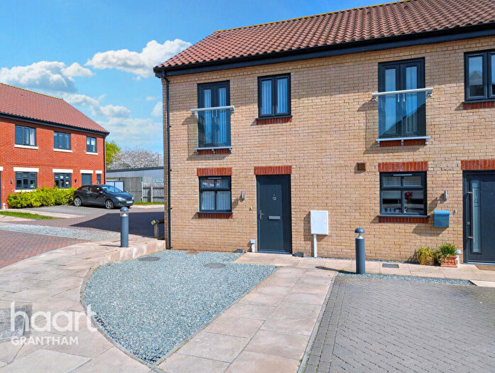 2 Bedroom End Of Terrace House For Sale In Williams Close, Ancaster, NG32