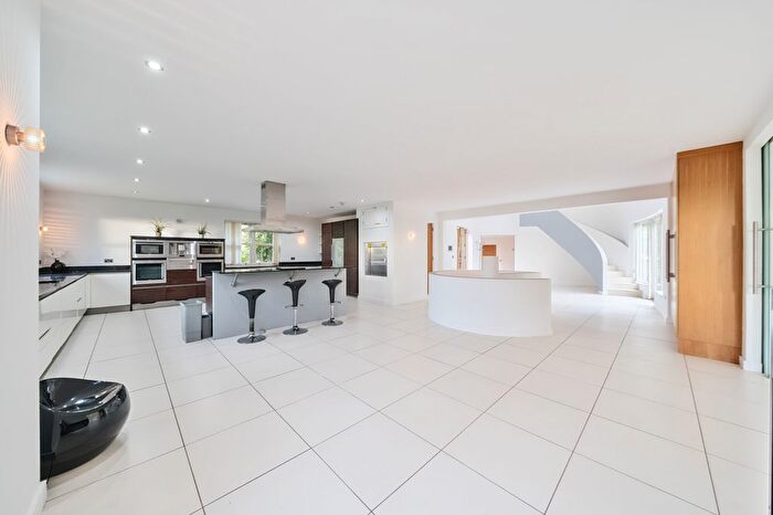 5 Bedroom Detached House For Sale In Mountview Road, Esher, KT10