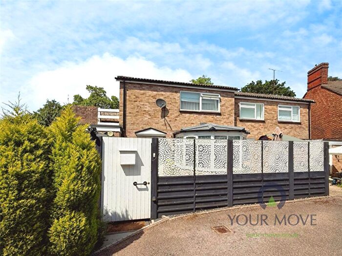 1 Bedroom Flat For Sale In Bedford Road, Aspley Guise, Milton Keynes, Bedfordshire, MK17