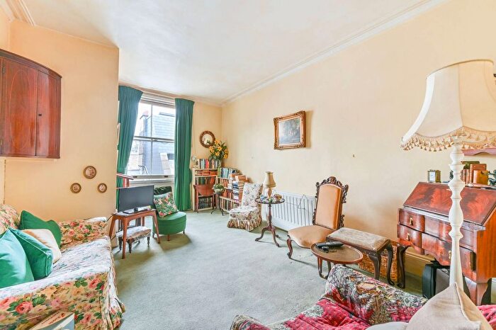2 Bedroom Flat For Sale In Monmouth Place, Westbourne Grove, London, W2