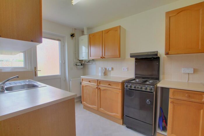 2 Bedroom Bungalow For Sale In Rookwood View, Denmead, PO7