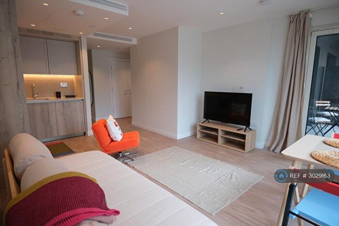 1 Bedroom Flat To Rent In Block B, London, SE11