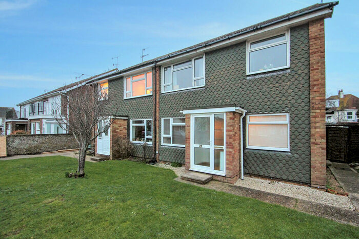 2 Bedroom Ground Flat To Rent In Ophir Road, Worthing, BN11