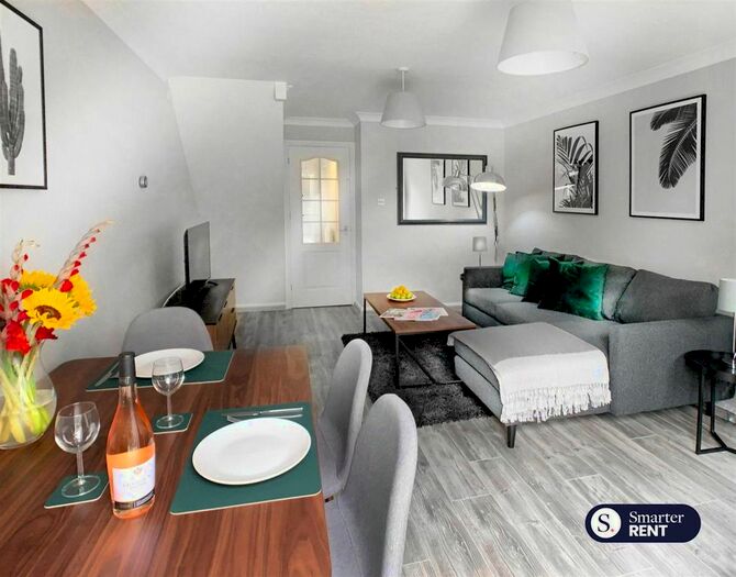 2 Bedroom Property To Rent In Strathcona Gardens, Knaphill, Woking, GU21