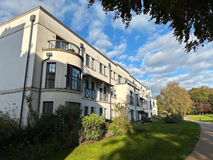 2 Bedroom Retirement Property For Sale In Redwood Drive, BS8