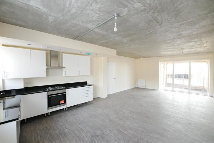 3 Bedroom Apartment To Rent In South Street, Romford, RM1