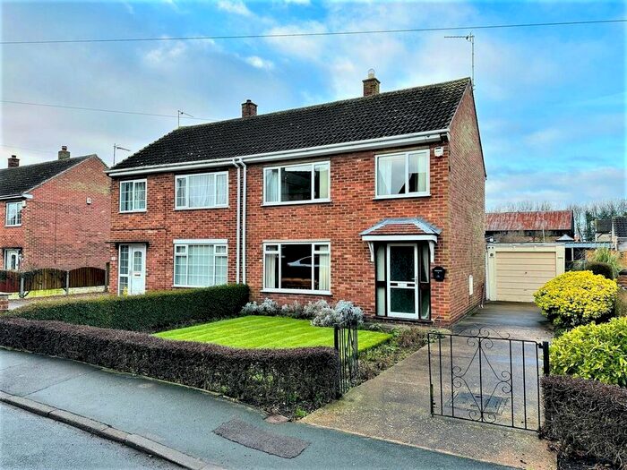3 Bedroom Semi-Detached House For Sale In Vicar Lane, Eastrington, Goole, DN14