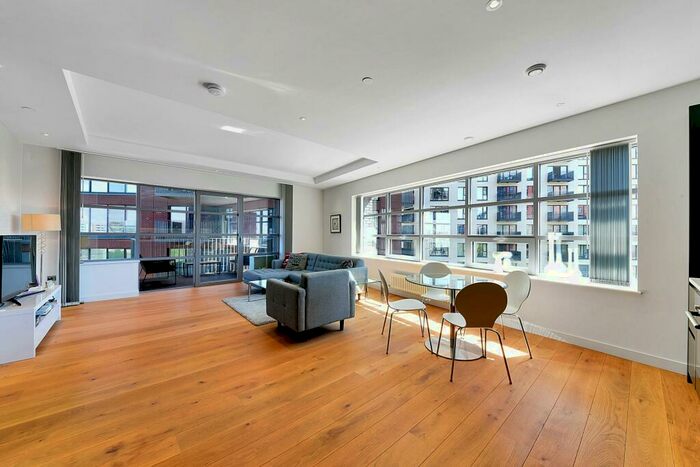 2 Bedroom Flat To Rent In Kent Building, London City Island, London, E14