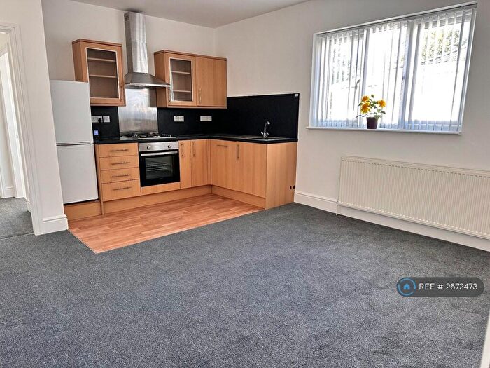 2 Bedroom Flat To Rent In Thrunscoe Road, Cleethorpes, DN35