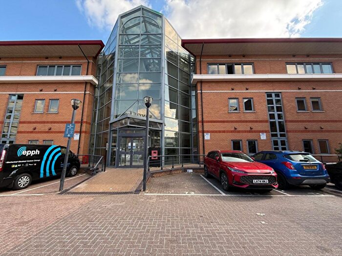 1 Bedroom Flat To Rent In Mondial Way, Heathrow, UB3