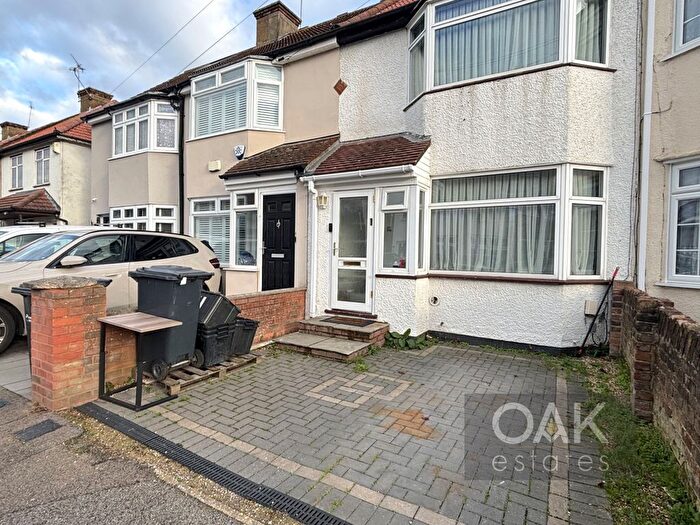 2 Bedroom Terraced House To Rent In River Avenue, Hoddesdon, EN11