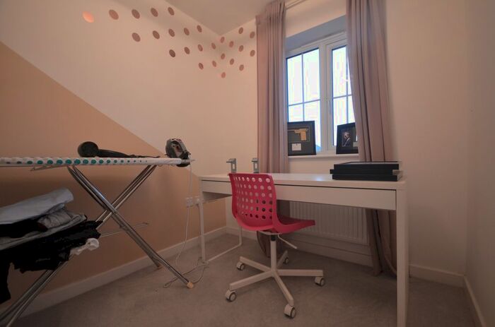 4 Bedroom Town House To Rent In The Avenue, Priors Hall Park, Corby, NN17