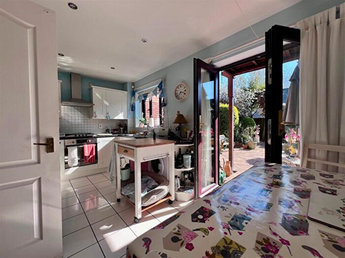3 Bedroom Terraced House For Sale In Lock Close, Stratford-Upon-Avon, CV37