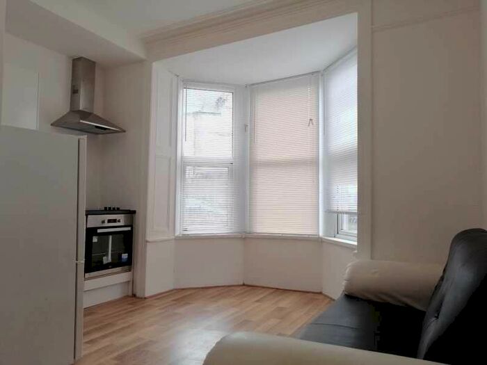 1 Bedroom Flat To Rent In Cathays, Cardiff, CF24