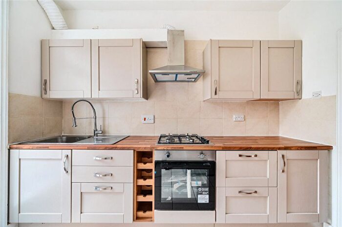 3 Bedroom Terraced House To Rent In Russell Avenue, Wood Green, London, N22