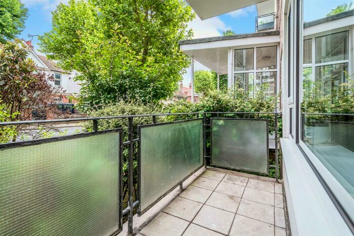 2 Bedroom Flat To Rent In Windlesham Road, Brighton, BN1