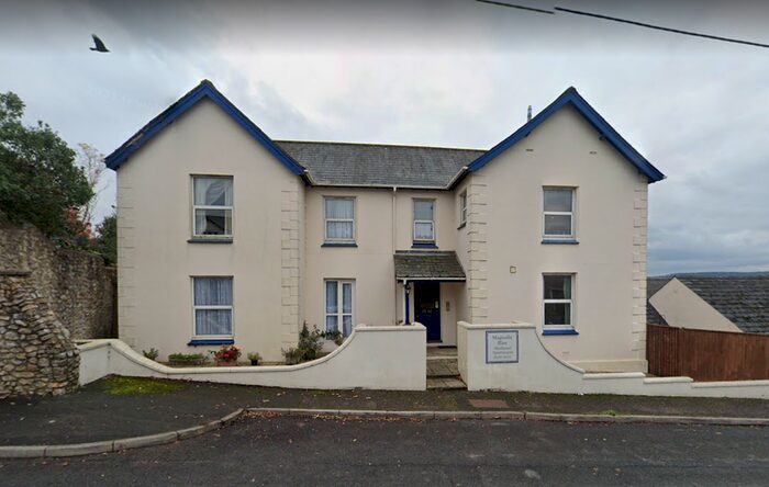 1 Bedroom Flat To Rent In Lyme Road, Axminster, Devon, EX13