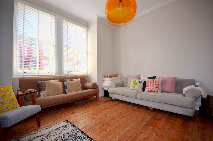 1 Bedroom Flat To Rent In Nightingale Lane, Hornsey, London, N8