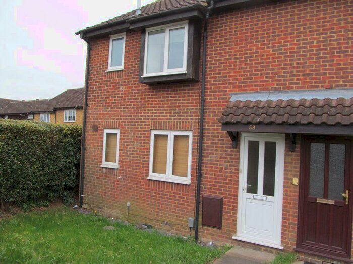 1 Bedroom Flat To Rent In Carters Close, SG2