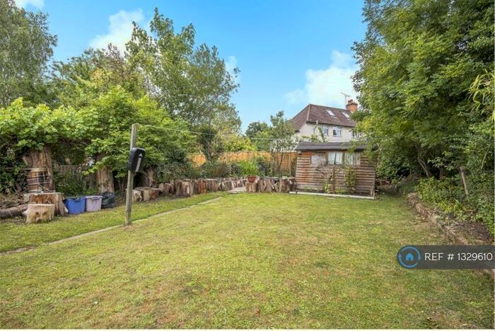 6 Bedroom Semi-Detached House To Rent In The Chase, Guildford, GU2