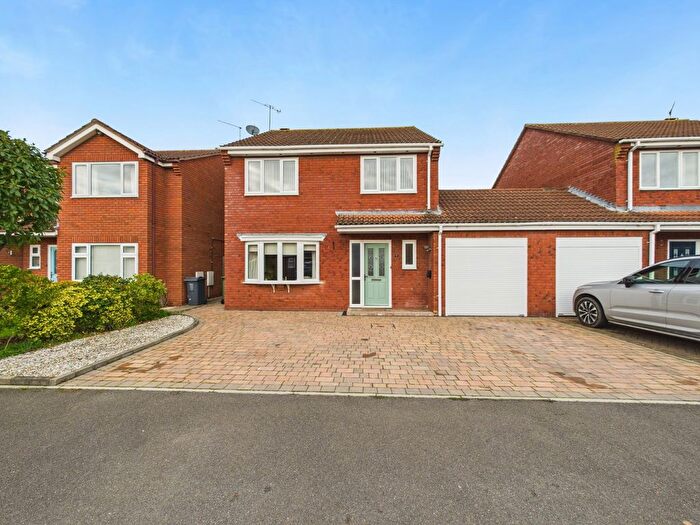4 Bedroom Detached House For Sale In Osprey Close, Worcester, Worcestershire, WR2