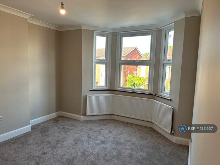3 Bedroom Flat To Rent In Welldon Crescent, Harrow, HA1