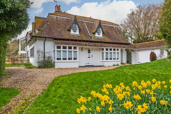 3 Bedroom Semi-Detached House For Sale In Peach Hill Lane, Crawley, SO21