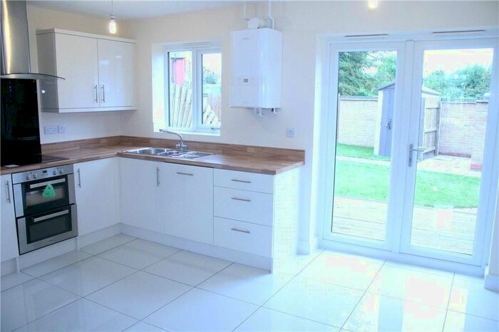 3 Bedroom Town House To Rent In Newark Road, Lincoln, LN6
