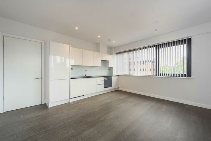 1 Bedroom Apartment To Rent In Everard Close St. Albans, AL1