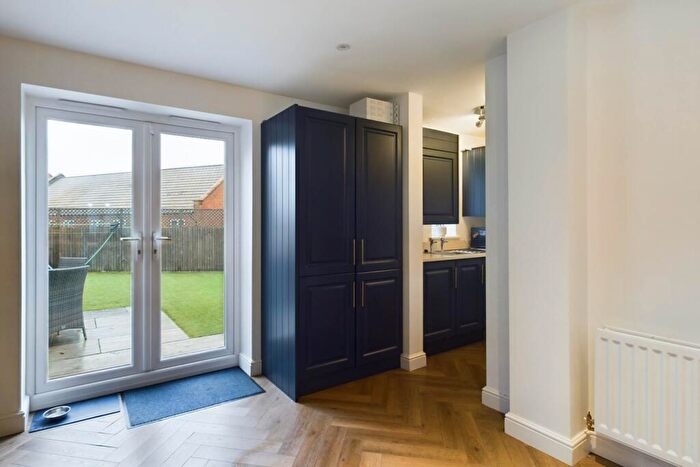 5 Bedroom Detached House For Sale In Linnet Road, Aspen Park, HP3