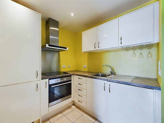 Studio To Rent In East Lane, London, SE16